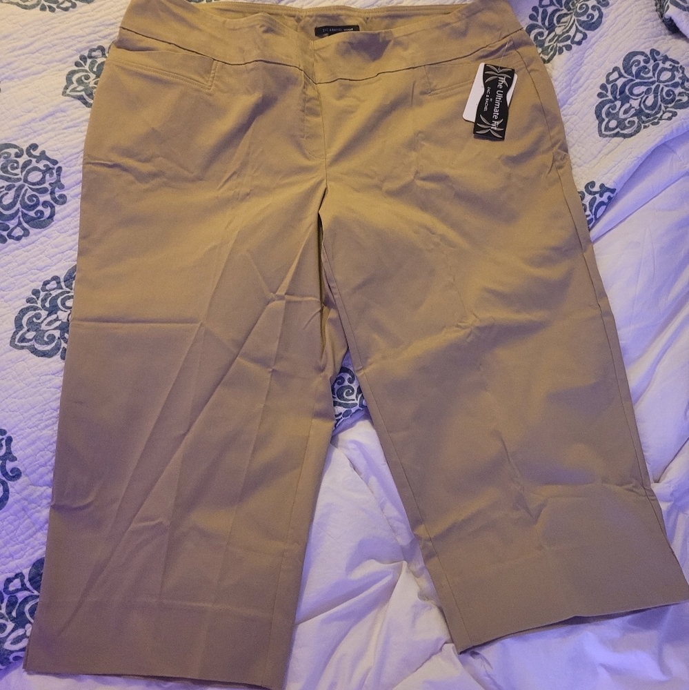 NWT Zac & Rachel Khaki Capris